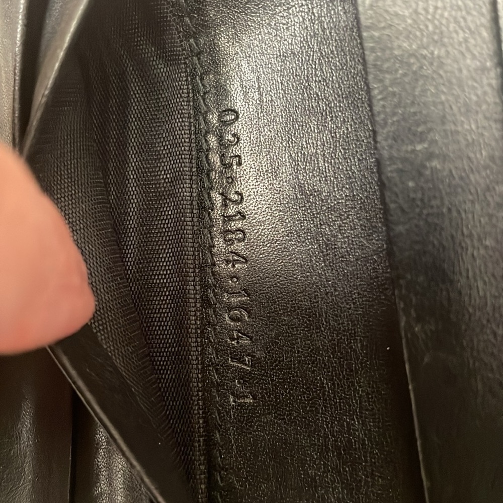 💯 Authentic Gucci Black Vintage Leather Compact Wallet - Picture 5 of 10